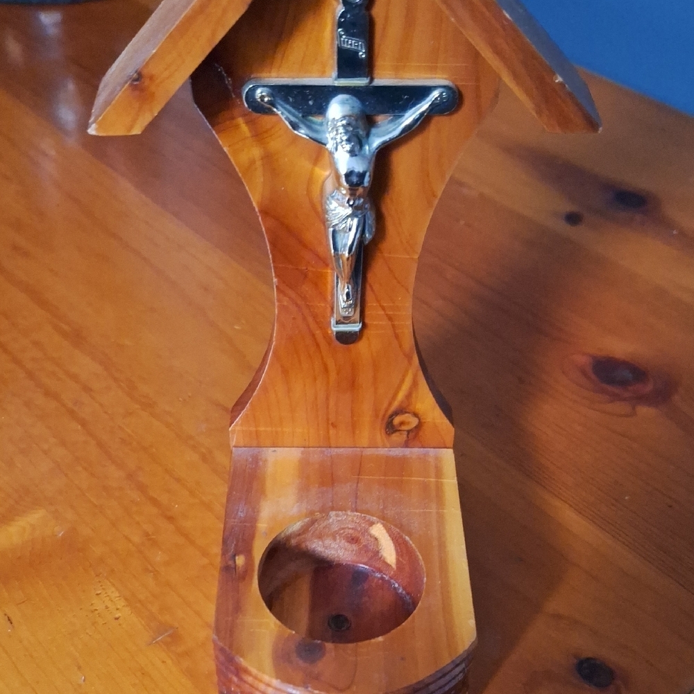 Wooden Holy Water Font with Crucifix - Picture 5 of 7